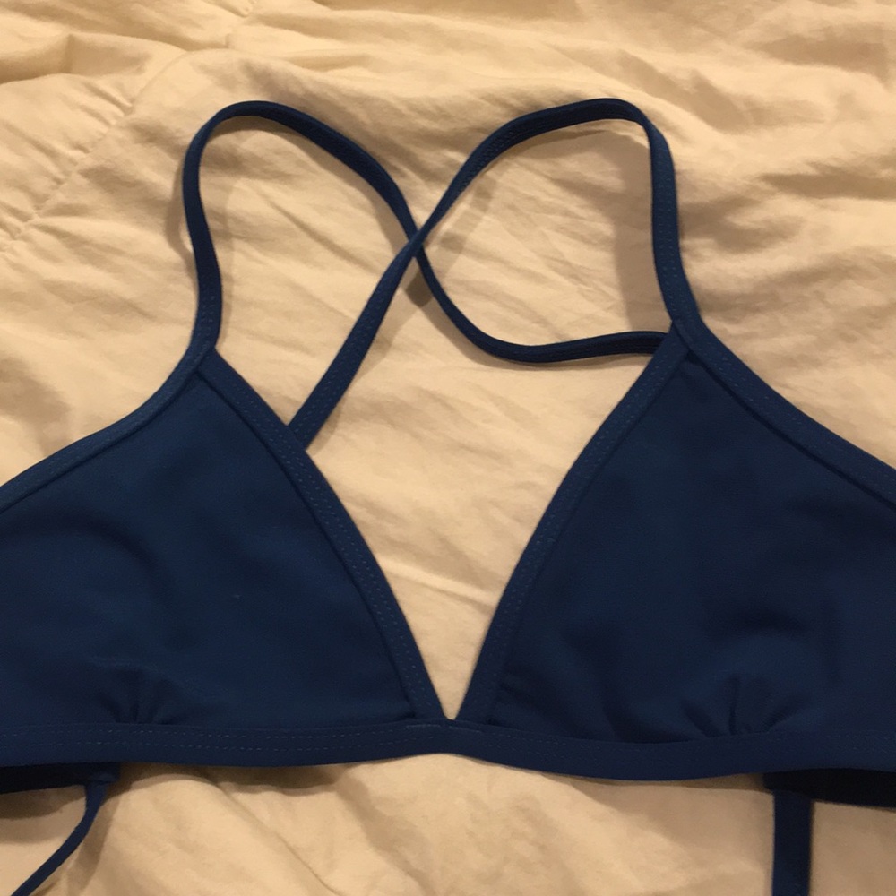 Jolyn Triangle Top Size M